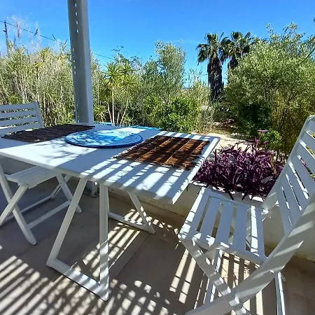 Luxury Loving Τολό