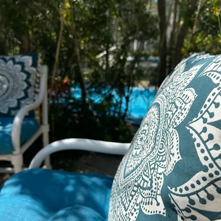 Luxury Loving Tolón