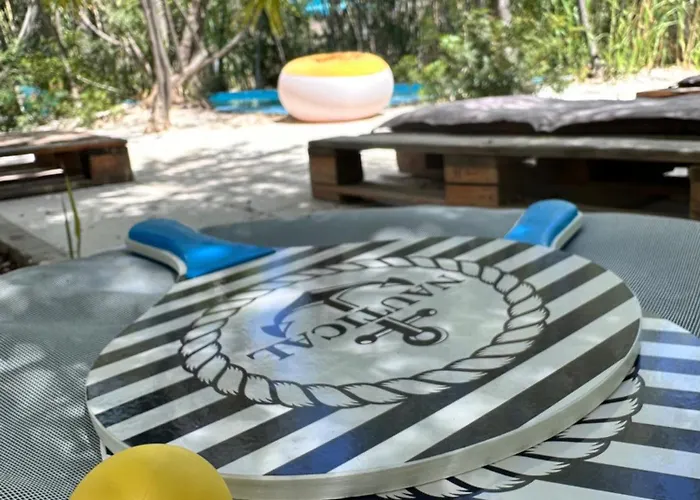 Luxury Loving Tolón